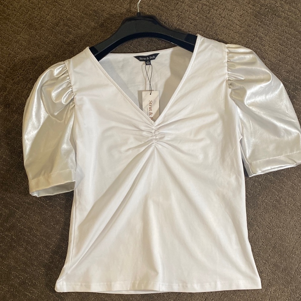 Strut & Bolt Puff Sleeve T-Shirt